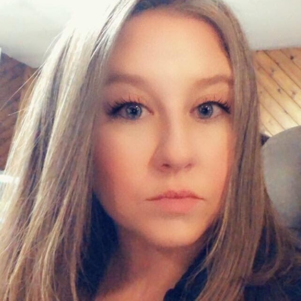 Meet your Posher, Alicia